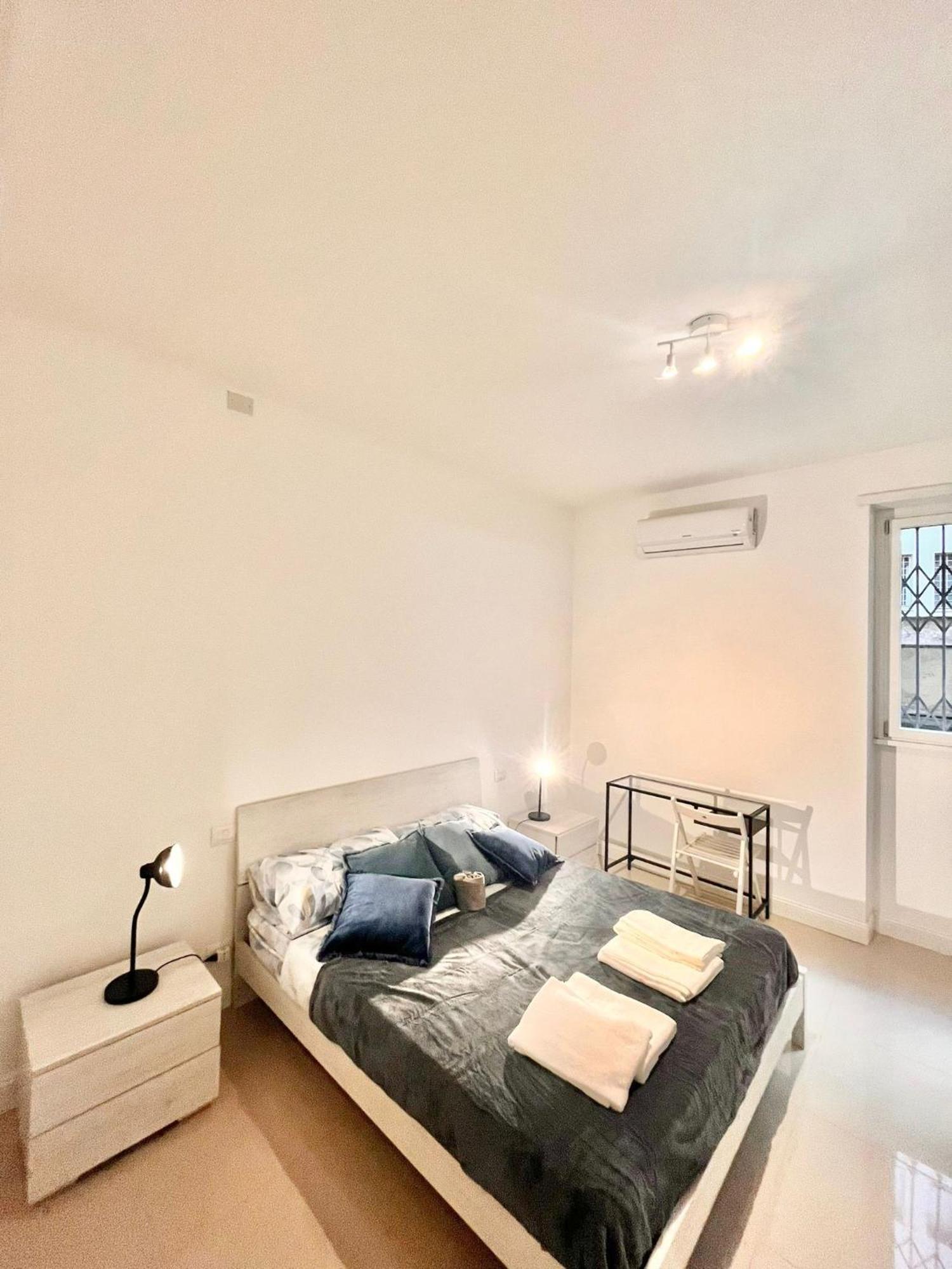 Double Room With Private Bathroom In Shared Apartment Roma Esterno foto